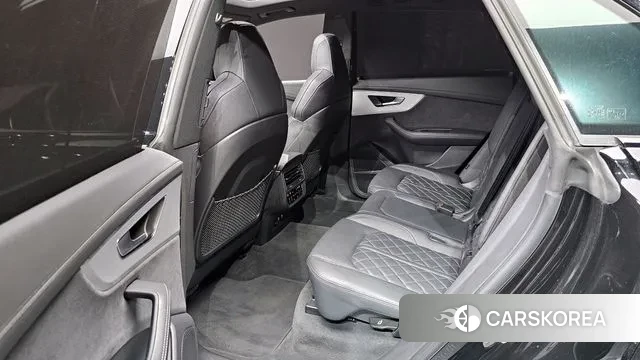 Audi Q8 (4M) 2023 Черный из Кореи, фото 3