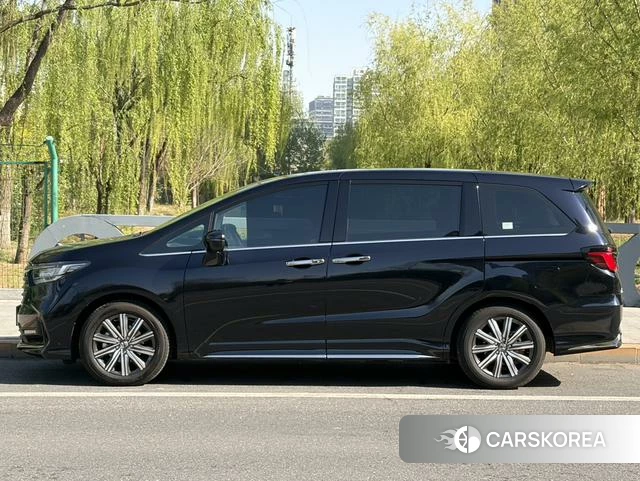Honda Odyssey 2023 Черный из Китая, фото 3