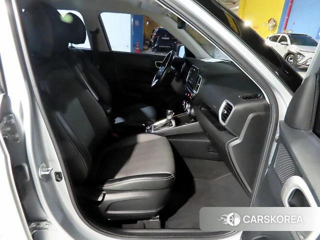 Hyundai Venue 2020 Серебристо-серый из Кореи, фото 3