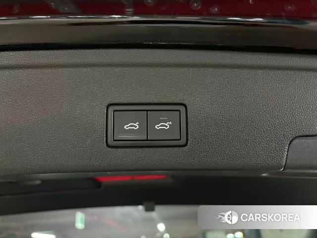 Volkswagen Touareg 3rd generation 2020 Черный из Кореи, фото 3
