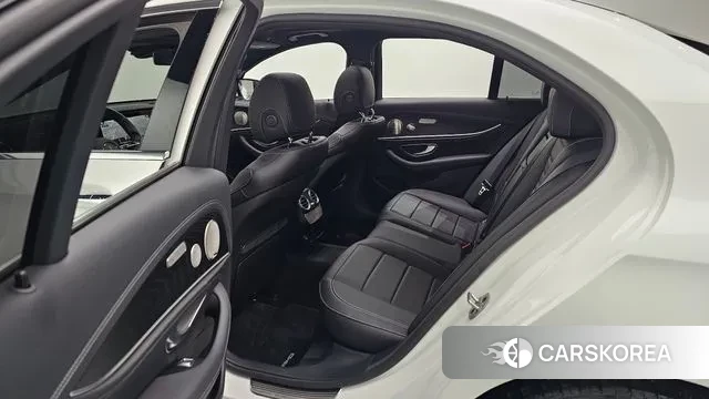 Mercedes-Benz E-Class W213 2022 Белый из Кореи, фото 3