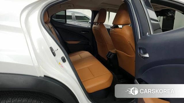 Lexus UX250h 2019 Белый из Кореи, фото 3