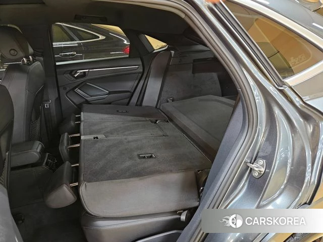 Audi Q3 (F3) 2023 Серый из Кореи, фото 3