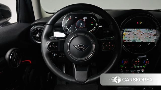 Mini Cooper 2024 Белый из Кореи, фото 3