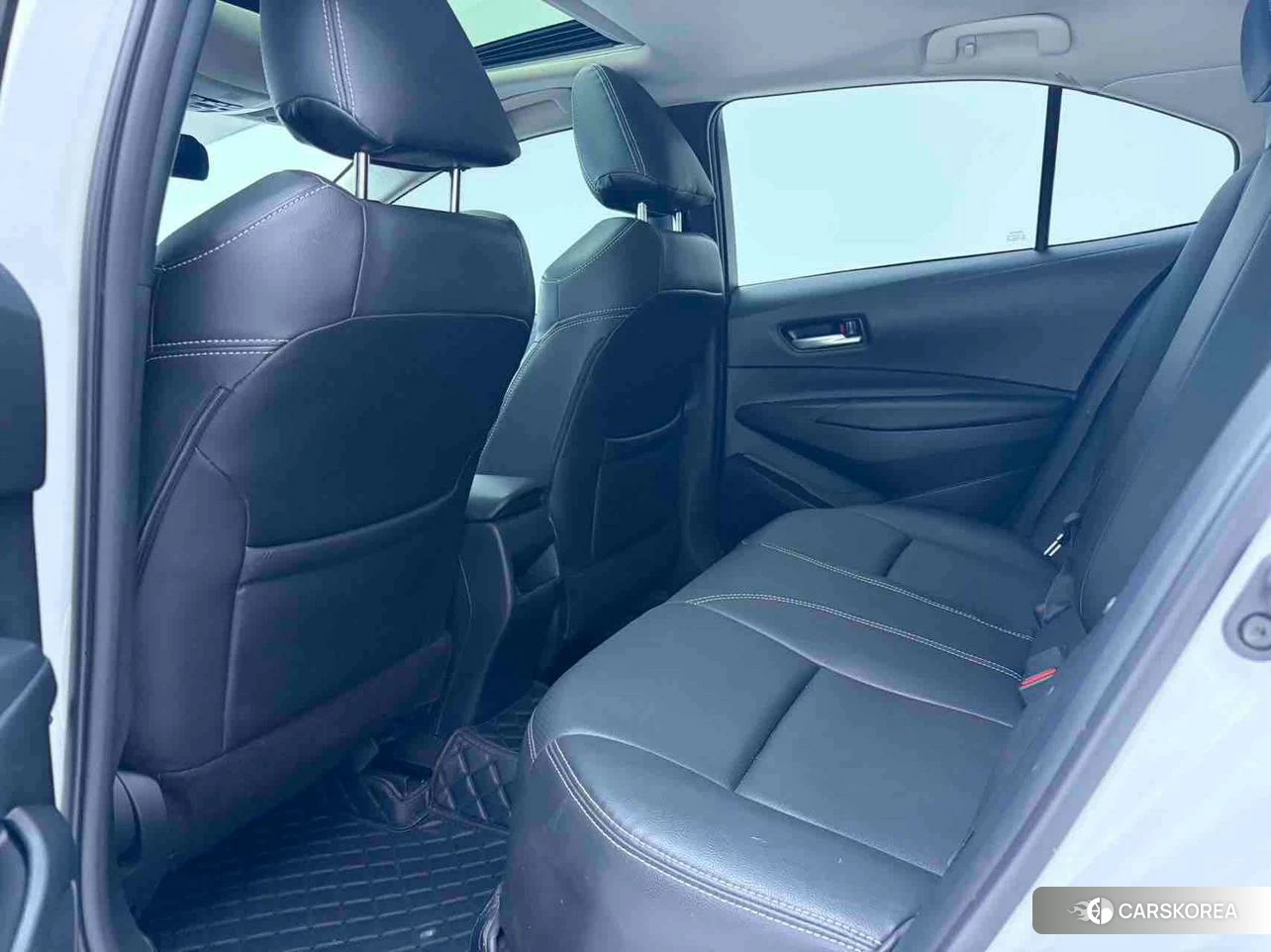 Toyota Corolla 2023 Белый из Китая, фото 3
