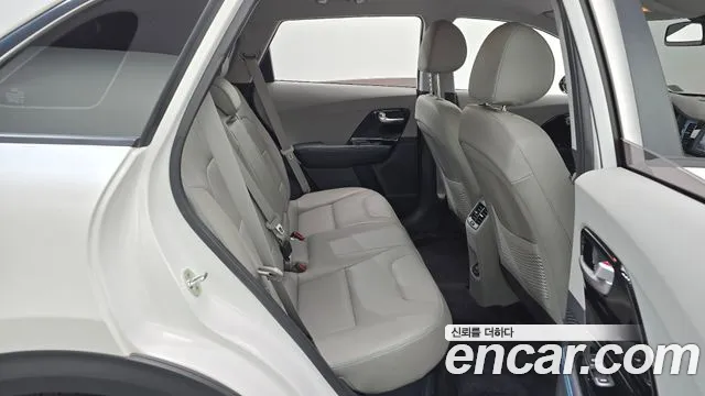 Kia Niro 2019 Белый из Кореи, фото 3