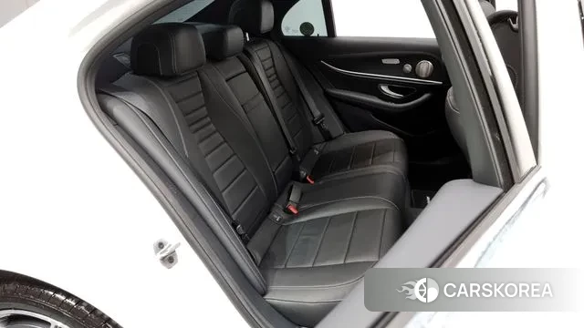 Mercedes-Benz E-Class W213 2022 Белый из Кореи, фото 3