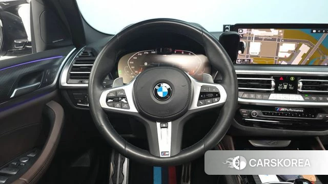 BMW X4 (G02) 2023 Светло-серебряный цвет из Кореи, фото 3