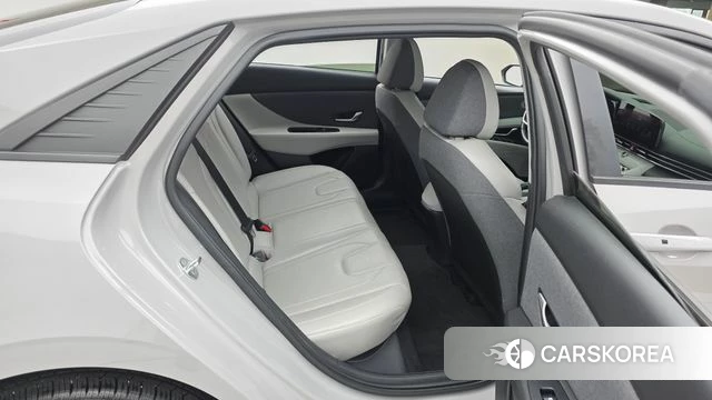 Hyundai Avante (CN7) 2020 Серебристо-серый из Кореи, фото 3
