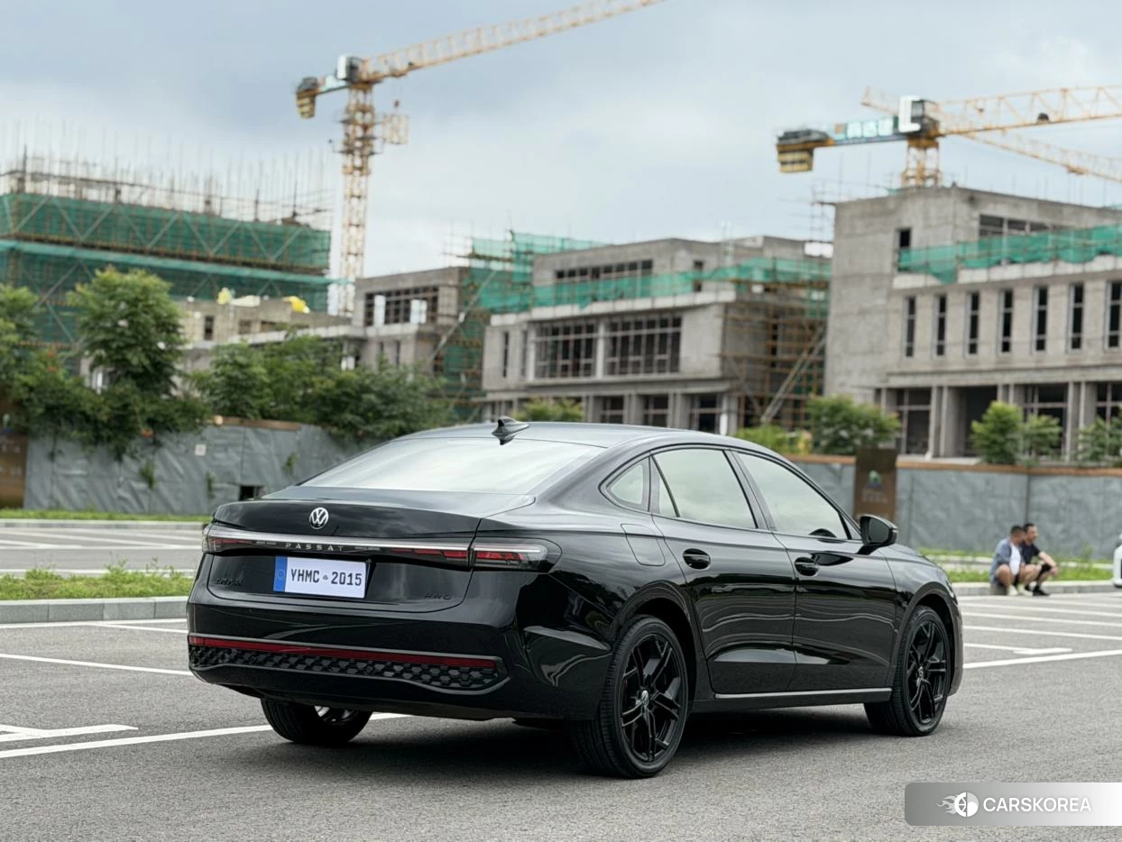 Volkswagen Passat 2025 Черный из Китая, фото 3