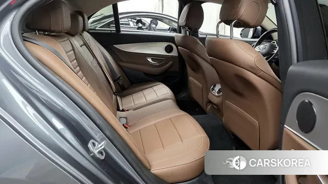 Mercedes-Benz E-Class W213 2019 Серый из Кореи, фото 3