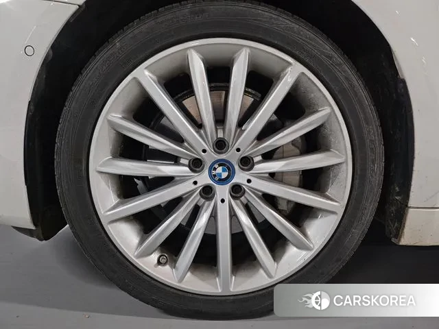 BMW 5 Series (G30) 2022 Белый из Кореи, фото 3