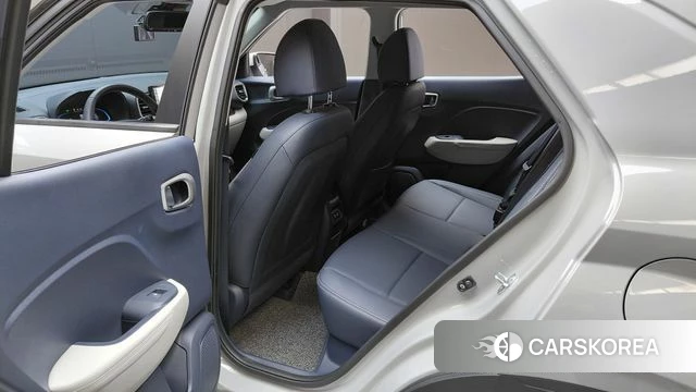 Hyundai Venue 2025 Серебристо-серый из Кореи, фото 3