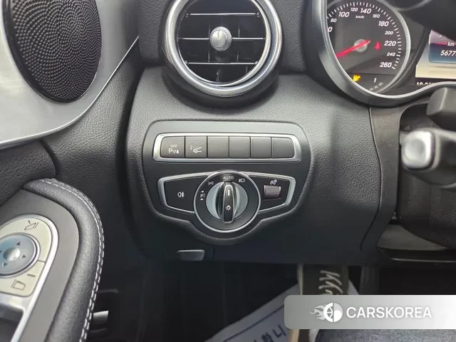 Mercedes-Benz C-Class W205 2018 Белый из Кореи, фото 3