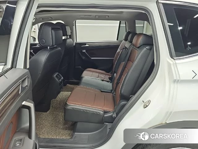 Volkswagen Tiguan Allspace 2022 Белый из Кореи, фото 3