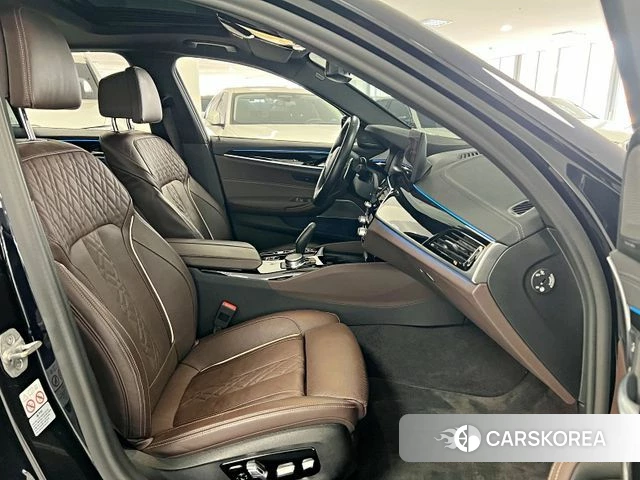 BMW 5 Series (G30) 2021 Черный из Кореи, фото 3