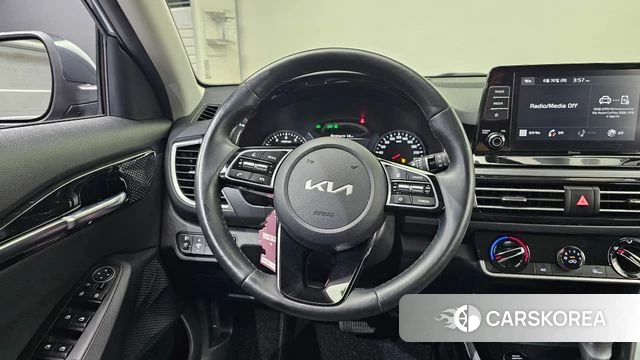 Kia Seltos 2022 Серый из Кореи, фото 3