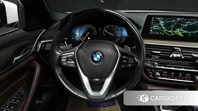 BMW 5 Series (G30) 2018 Белый из Кореи, фото 3