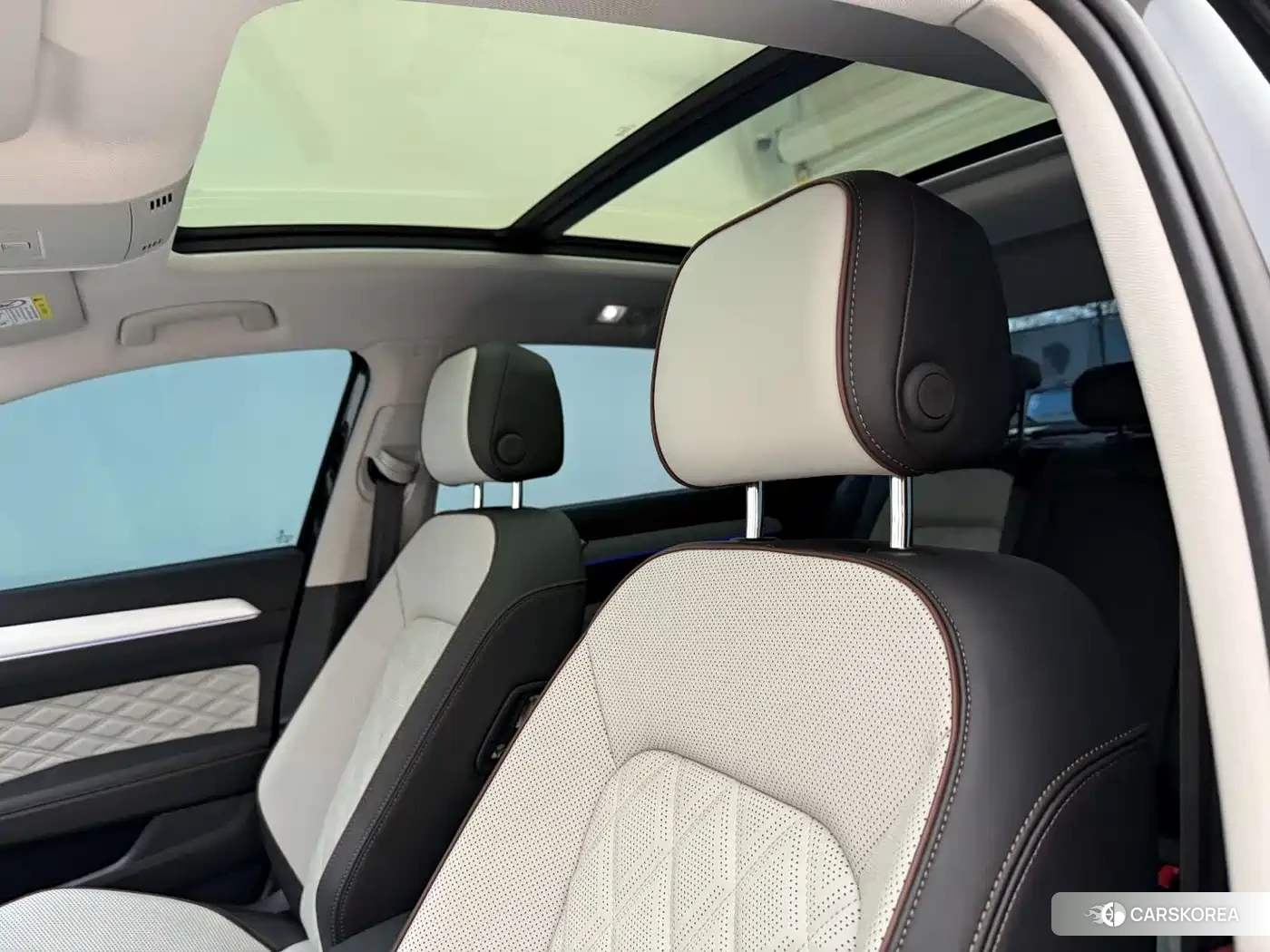 Volkswagen Magotan 2025 Черный из Китая, фото 3