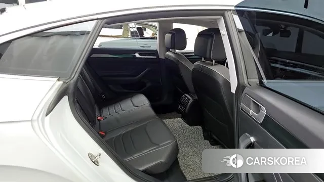 Volkswagen Arteon 2023 Белый из Кореи, фото 3