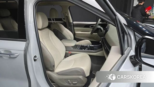 Kia The New Carnival 4th Generation 2025 Серебристо-серый из Кореи, фото 3