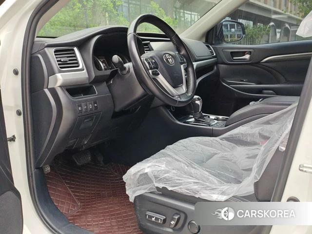 Toyota Highlander 2021 Белый из Китая, фото 3