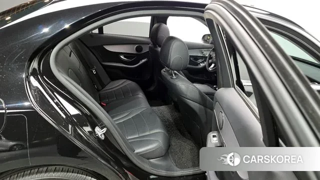 Mercedes-Benz C-Class W205 2018 Черный из Кореи, фото 3