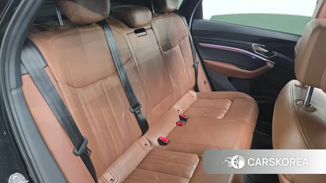 Audi e-Tron 2021 Черный из Кореи, фото 3