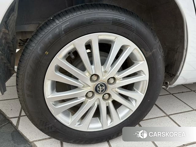 Toyota Vios 2023 Серебристо-серый из Китая, фото 3