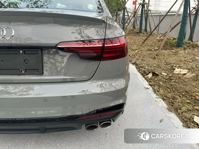 Audi S4 2021 Темно-серый из Китая, фото 3