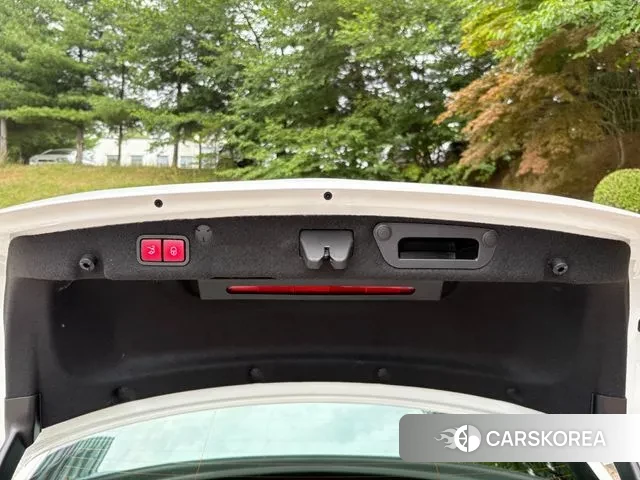 Mercedes-Benz C-Class W205 2021 Белый из Кореи, фото 3