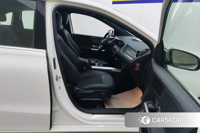 Mercedes-Benz Class B 2023 Белый из Китая, фото 3