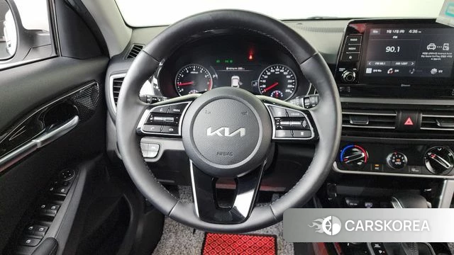 Kia Seltos 2022 Белый из Кореи, фото 3