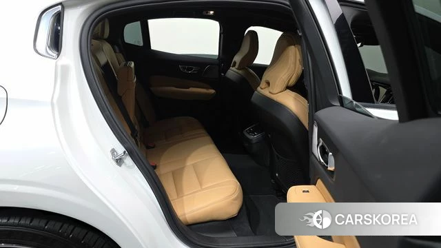 Volvo S60 3rd generation 2021 Белый из Кореи, фото 3