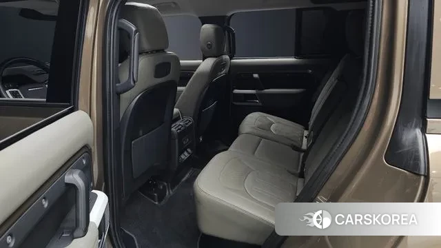 Land Rover Defender (L663) 2021 Песочный из Кореи, фото 3