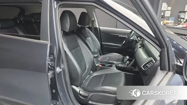 Kia Seltos 2021 Серый из Кореи, фото 3