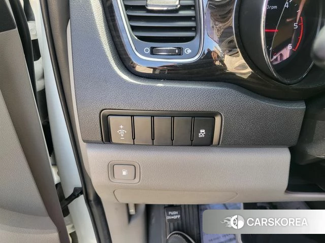 Kia The New Carnival 2018 Белый из Кореи, фото 3