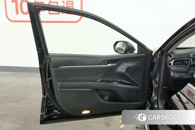 Toyota Camry 2024 Черный из Китая, фото 3