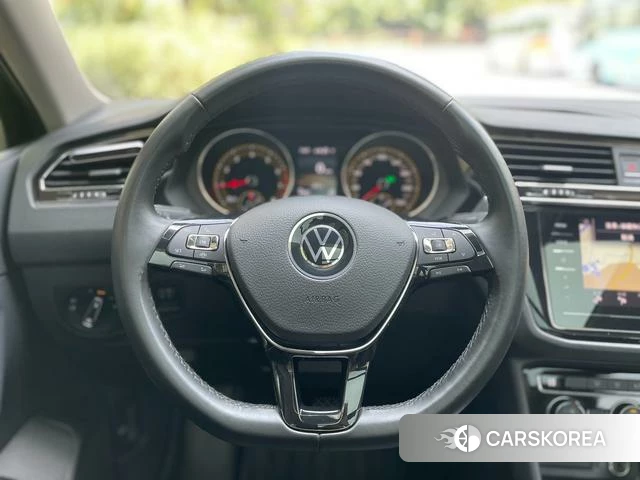 Volkswagen Tiguan L 2021 Черный из Китая, фото 3
