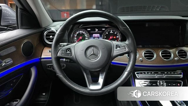 Mercedes-Benz E-Class W213 2018 Серый из Кореи, фото 3