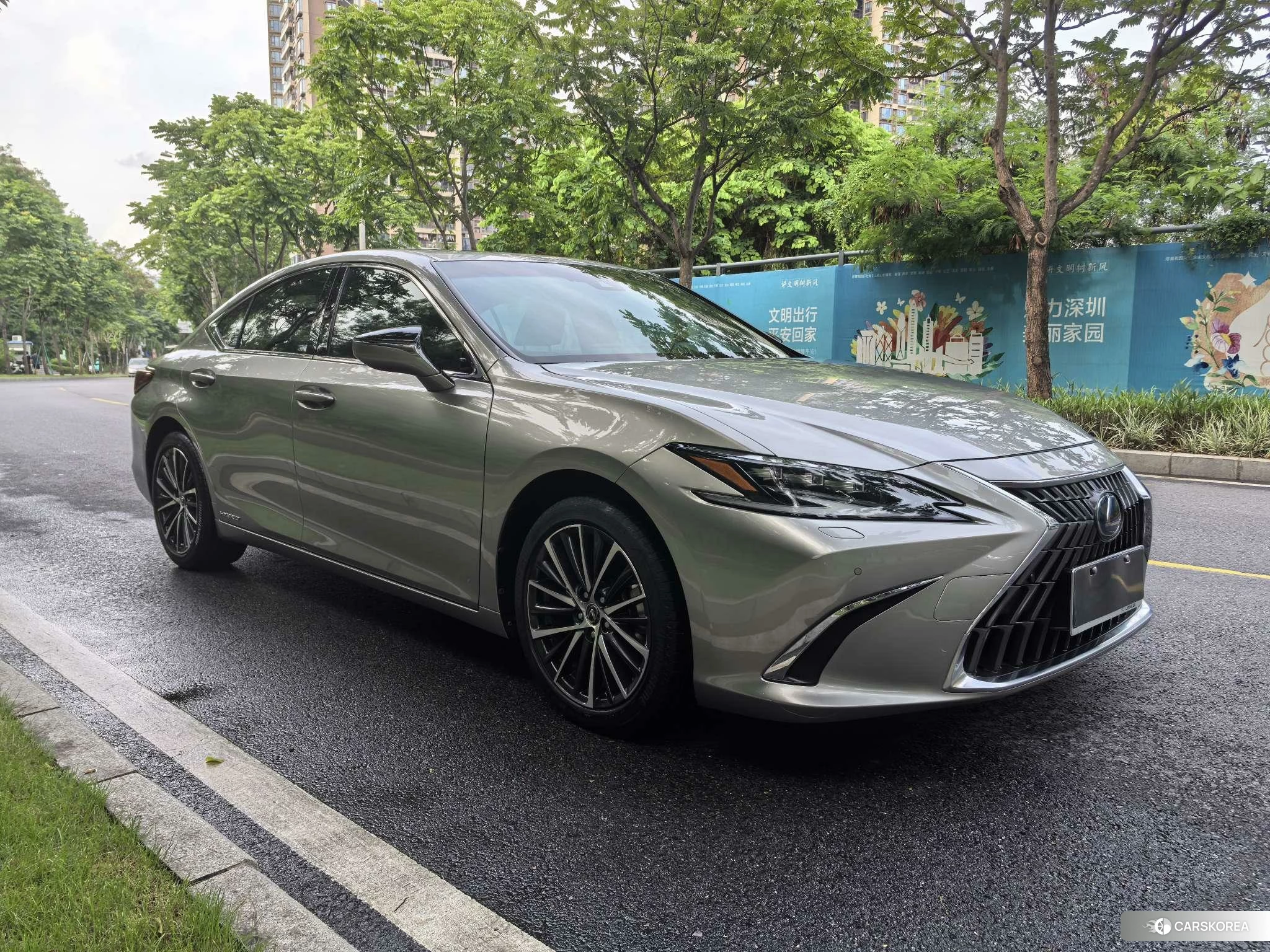 Lexus ES 2021 Серебристо-серый из Китая, фото 3
