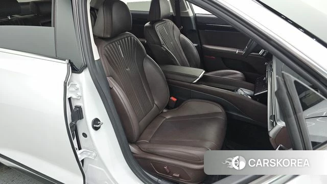 Hyundai Grandeur Hybrid (GN7) 2024 Белый из Кореи, фото 3