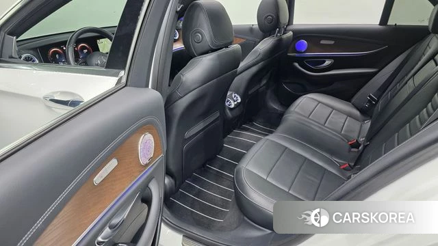 Mercedes-Benz E-Class W213 2021 Белый из Кореи, фото 3