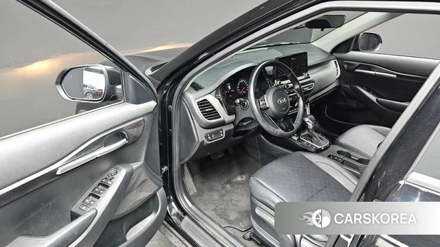 Kia Seltos 2021 Черный из Кореи, фото 3