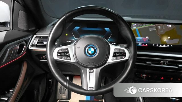 BMW i4 2024 Светло-серебряный цвет из Кореи, фото 3