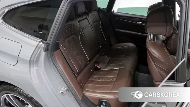 BMW 6 Series GT (G32) 2022 Серебристо-серый из Кореи, фото 3