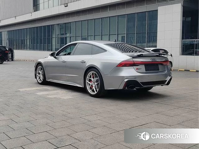 Audi A7 2024 Серебристо-серый из Китая, фото 3