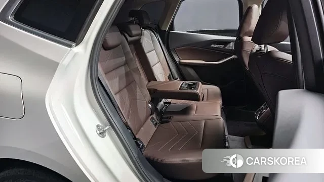 BMW 2 Series Active Tourer (U06) 2023 Белый из Кореи, фото 3