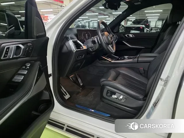 BMW X7 (G07) 2023 Белый из Кореи, фото 3