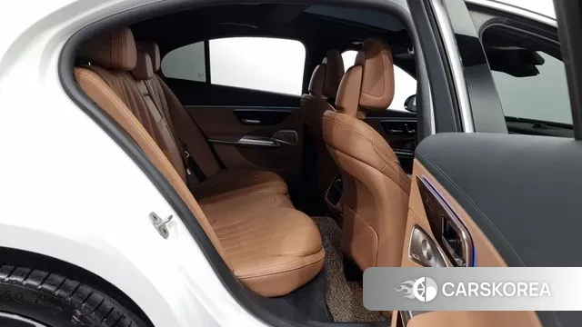 Mercedes-Benz E-Class W214 2024 Белый из Кореи, фото 3